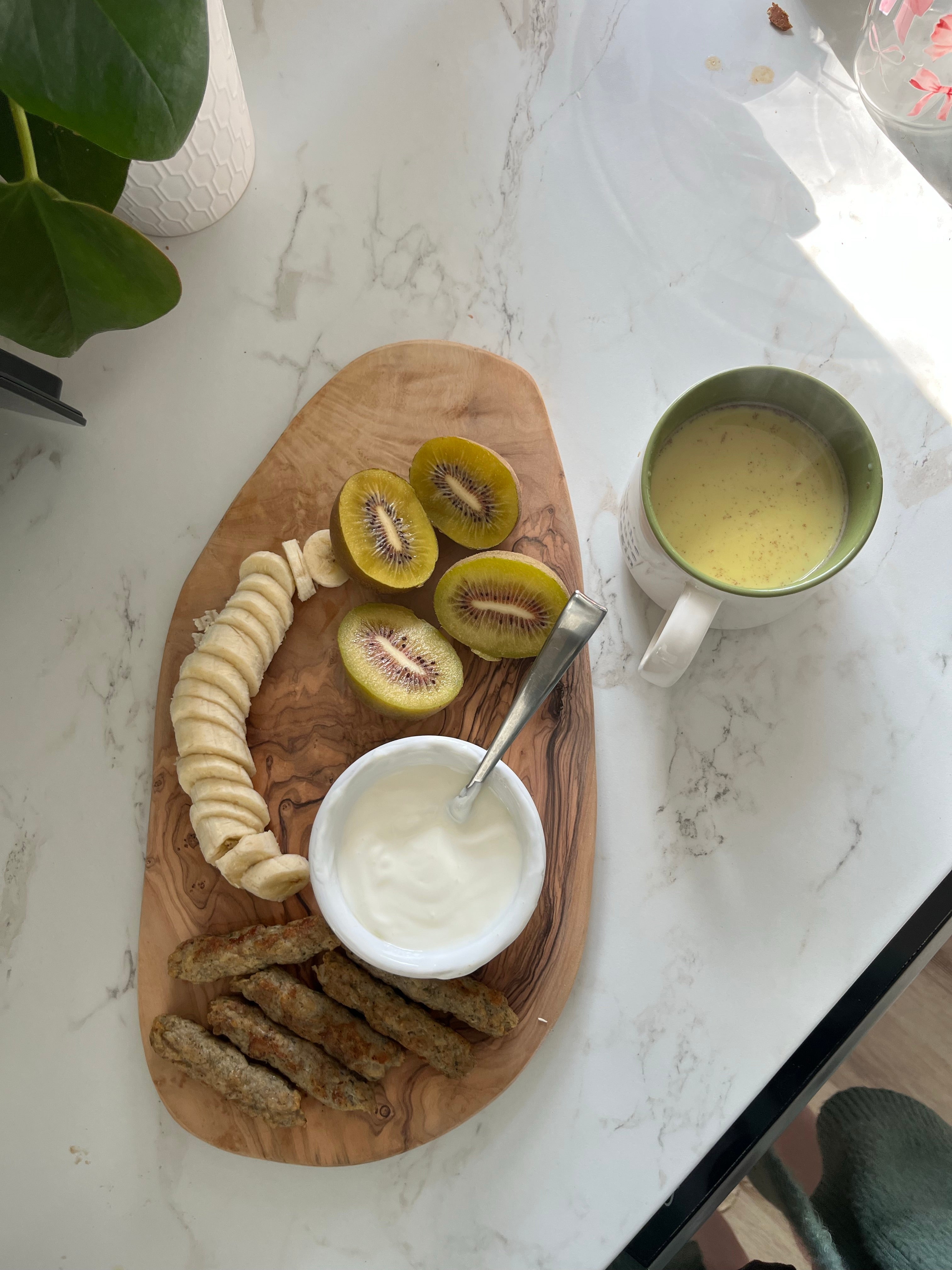 Gut Health 101: Prebiotics vs Probiotics vs Fibre – What’s the Difference?